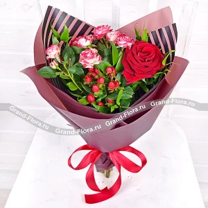 Сказочная феерия - стильный букет-комплимент из роз